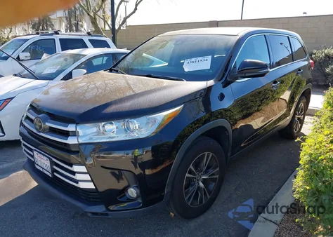 2019 Toyota Highlander Le Plus z USA, uszkodzony, nr VIN 5TDZZRFH3KS317091
